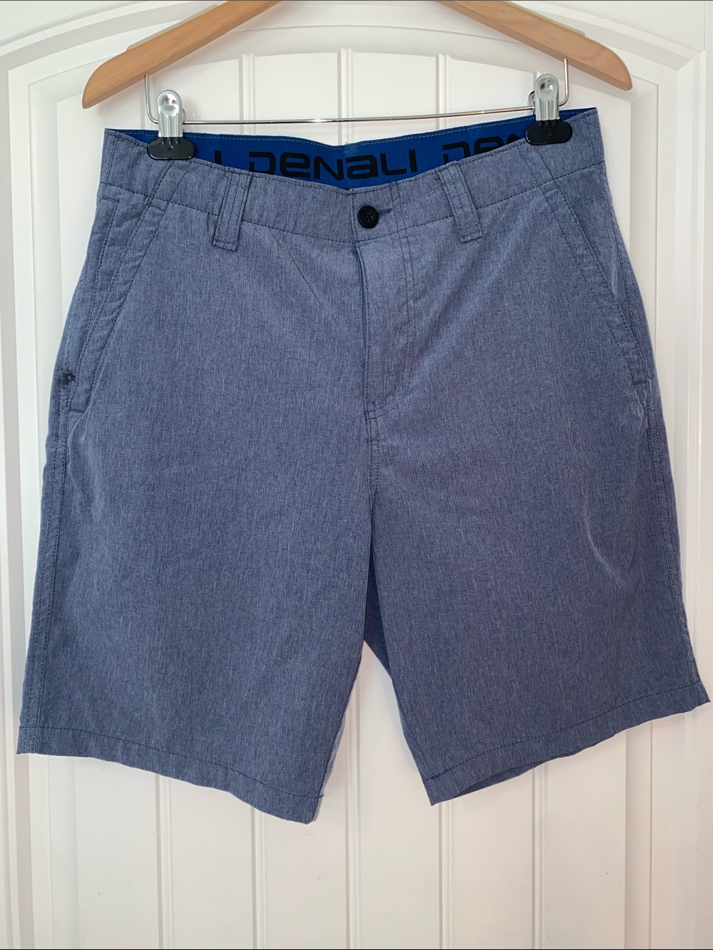 Denali Men's Chambray Blue Flat-Front Shorts size Waist 32